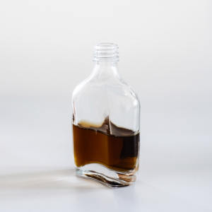 <span class=keywords><strong>Prix</strong></span> de gros Mini Portable vente en gros 100ml haut de gamme vin japonais <span class=keywords><strong>whisky</strong></span> vodka épaissie verre dépoli scellé <span class=keywords><strong>bouteille</strong></span> de tequila - Product Image 2