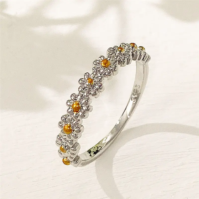 2022 New Jewelry Daisy Flower Ring Female Summer Two-Color Flower Ring Wholesale