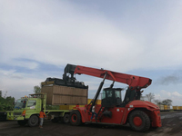 Chariot élévateur diesel pour équipement portuaire 45 TON HNRS45 Reach Stacker pour conteneurs à prix avantageux à vendre