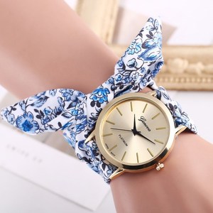 Montres à Quartz en <span class=keywords><strong>tissu</strong></span> Floral pour femmes, <span class=keywords><strong>montre</strong></span>-<span class=keywords><strong>Bracelet</strong></span> en <span class=keywords><strong>tissu</strong></span> Jacquard pour femmes - Product Image 1
