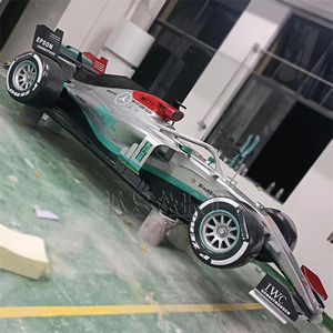 Scultura Personalizzata in Fibra di Vetro di Auto da Corsa F1, Riproduzione Esatta, Versione da Collezione per <span class=keywords><strong>il</strong></span> Mercato Europeo, Artigianato in Resina con Fibra di Carbonio - Product Image 6