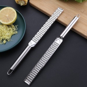 Rallador de queso de acero inoxidable, herramienta de cocina multifuncional para queso, limón, chocolate, patatas, apto para lavavajillas - Product Image 2