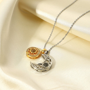 Collana con ciondolo <span class=keywords><strong>luna</strong></span> sole in acciaio inossidabile con finitura oro regalo di San Valentino 100 lingue ti amo accessori per coppie alla moda - Product Image 5