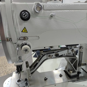 Machine à coudre industrielle informatisée à point noué, à plat, à aiguille simple, en métal, avec coupe-fil automatique, modèle DS-430D-CF - Product Image 3