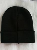 Bonnet unisexe en acrylique tricoté avec broderie personnalisée d'image et de lettres, idéal pour l'hiver et les voyages, avec revers.