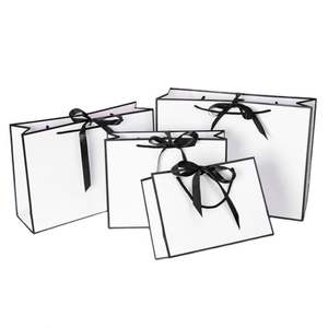 ถุงกระดาษบรรจุภัณฑ์เสื้อผ้า KM European Boutique Clothes แบบด้าน พิมพ์ลายหรูหรา รับผลิตตามสั่ง แบรนด์ส่วนตัว - Product Image 2