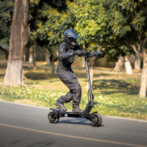 Patinete Eléctrico Plegable Hawk 250W sin Escobillas para Adultos, 70km de Autonomía, Impermeable, Aluminio, Suspensión Completa, Control por App, UE - Product Image 1