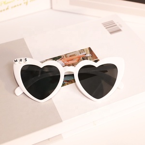 Lunettes de soleil personnalisées en forme de cœur <span class=keywords><strong>MR</strong></span>&MRS pour enterrement de vie de jeune fille, mariage, fête prénuptiale, pour femmes et hommes, mariée et marié - Product Image 5