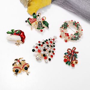 Broche de Noël tendance en cristal, motif arbre de Noël, élégante et polyvalente, accessoire de mode en forme de chat, vente en gros - Product Image 5