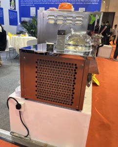 Congelatore Verticale a Batch da 30L/H per Mantenere Fresco Durante la Notte, Macchina per Gelato Artigianale da Banco Tutto in Uno, 1800W Monofase per Gelateria - Product Image 4