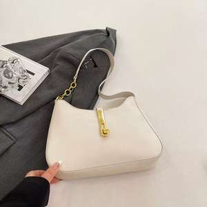 Sac à bandoulière et bandoulière en cuir PU à boucle en métal simple pour femme - Product Image 4