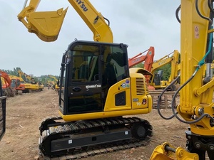 Excavatrice sur chenilles Komatsu PC70 d'occasion, 90 % neuve, avec godet de terrassement, poids en ordre de marche de 7 tonnes, machine hydraulique - Product Image 2