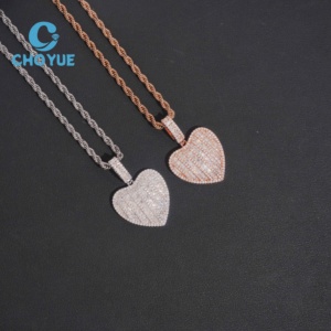 Colgante de Corazón de Plata de Ley 925 con Moissanita, Joyería Hip Hop, Colgante Hip Hop Personalizado con Moissanita para Hombre - Product Image 1