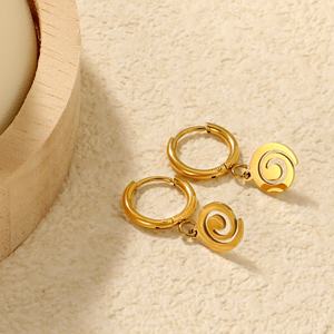 Boucles d'oreilles créoles en acier inoxydable plaqué or 18 carats, résistantes à l'eau et inaltérables, bijoux tendance géométriques, boucles d'oreilles pendantes - Product Image 4