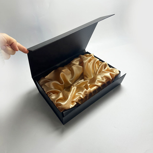 Boîte d'emballage cosmétique magnétique rigide en carton de luxe pour perruques tressées et extensions capillaires pour femmes noires, boîtes à perruques personnalisées en feuille d'aluminium - Product Image 6