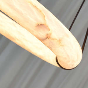Lámpara Colgante de Alabastro con Correa de Cuero y Detalles en Latón, Estilo Moderno y Lujoso, Redonda, para Vestíbulo - Product Image 4