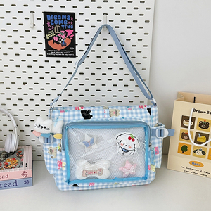 Bolsa de Mensajero Transparente de Estilo Japonés con Diseño de Anime a Cuadros, para Exhibir Pines, Pegatinas y Coleccionables - Product Image 4