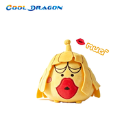 COOL DRAGON Peluche Larve Jaune, Compagnon de Bureau, Version Kiss, Poupées pour Machine à Griffes, Prise en charge de la Vente en Gros et de la Personnalisation
