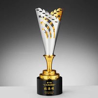 Trophée en métal personnalisé Prix de la réunion annuelle commémorative en cristal Plaques de prix de champion de compétition honorifique créative