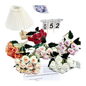 Bouquet Artificiel de 10 Roses Eucalyptus en Soie, Fleurs de Mer, Fait Main, Réaliste, Doux, Polyvalent, Moderne, Économique pour la Maison et les Fêtes - Product Image 1