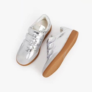 Zapatillas Casuales Agan Modelo Clásico con Suela de Goma, Estilo 2026, en Plateado Brillante con Detalles en Espejo y Velcro, para Mujer - Product Image 4