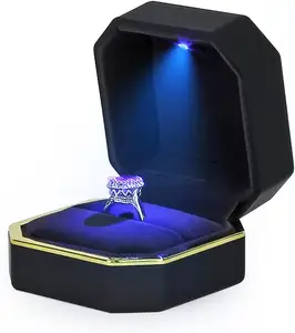 Zwarte Vierkante Fluwelen Bruiloft Ring Case Gold Trim Display Box Met Led Licht Voor Voorstel Engagement