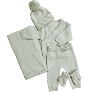 Conjunto de 4 Piezas de Ropa Tejida para Bebé Recién Nacido: Top, Pantalones, Gorro y Calcetines, Modelo Bring Me Home - Product Image 4