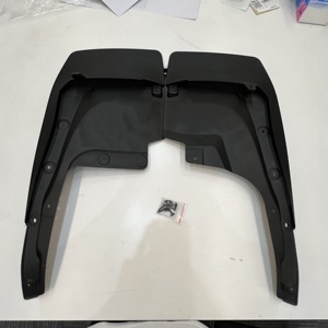 Guardabarros para Lexus LX570 2016-2024, Par Trasero, Plástico Negro, Deflectores para Auto - Product Image 1