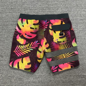 Shorts de bain décontractés pour hommes à imprimé serpent, séchage rapide, taille mi-haute, avec cordon de serrage et rayures latérales - Product Image 2