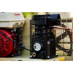 Compresor de Aire Ingersoll Rand de 5.5 HP y 8 Galones, a Gasolina, de Doble Cilindro, para Pistolas de Clavos, Amoladoras, Inflado y Trabajos de Impacto - Product Image 6
