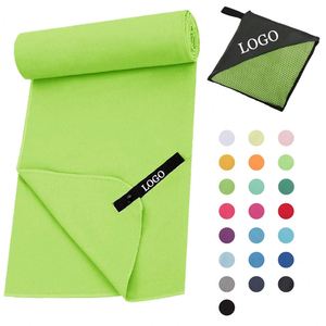 Serviette de sport en microfibre imprimée avec logo brodé personnalisé - Product Image 1