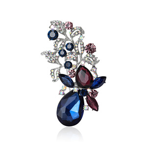 Broche de Lujo Elegante con Pedrería y Cristal, Accesorio Minimalista para Chaquetas, Abrigos, Cárdigans, Versátil y Chic para Bodas - Product Image 5