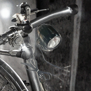 Phare <span class=keywords><strong>avant</strong></span> de vélo universel à LED 6V 2.4W avec coque en alliage d'aluminium, installation par montage, <span class=keywords><strong>dynamo</strong></span> à pédale pour la génération d'énergie - Product Image 3
