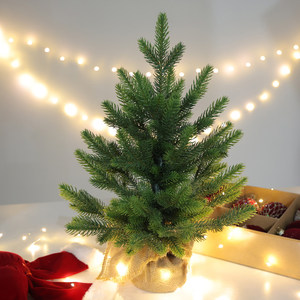 Vente en gros d'arbres de Noël artificiels pré-éclairés de 48/60 cm, mini arbres de Noël floqués de neige pour table, avec base enveloppée de toile de jute et lumières LED - Product Image 2