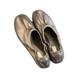 Nuove Scarpe da Donna 2026 con Tomaia Morbida, Punta Rotonda, Sandali Plissettati Slip-On, Ballerine Elastiche Piatte Stile Nonna, Tinta Unita per l'Autunno - Product Image 5