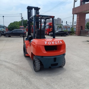 Used Toyota 50 <b>Forklifts</b> Used Japanese <b>Forklifts</b> Red Color - Product Image 5