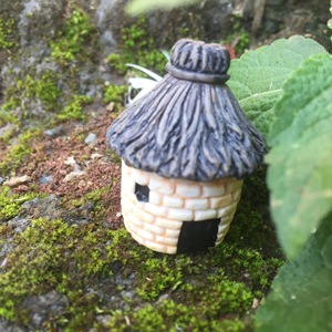 <b>Miniature</b> Thatched Cottage Resin Ornaments For Garden Decor Plant Model WX-110 - Product Image 3
