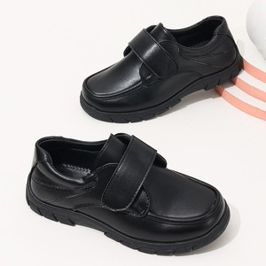 Nieuwe jongens zwarte schoolschoenen groothandel bulk fabriek OEM custom kinderschoenen met klittenbandsluiting van leer - Product Image 4
