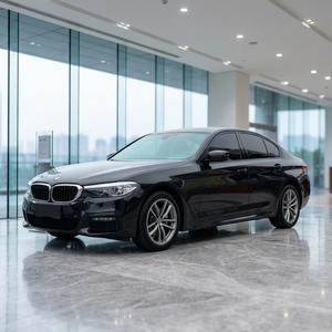 Voiture d'<span class=keywords><strong>occasion</strong></span> très demandée : BMW Série 5 525Li M Sport Package 2019, berline d'<span class=keywords><strong>occasion</strong></span>, conduite à gauche, automatique, luxe, 184 ch, excellent état - Product Image 1