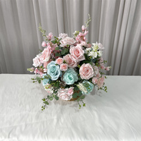 Vente flash : Boule de fleurs vert menthe et rose de 35 cm, petit centre de table pour la décoration de table de mariage
