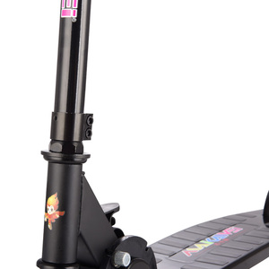 Deux trottinettes pliantes pour enfants avec roues en PU et éclairage - Product Image 4