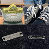 Plaques nominatives en alliage de zinc, gaufrées 3D, lavables, rectangulaires, en rouleau, étiquettes personnalisées en métal avec logo pour vêtements, sacs, chaussures