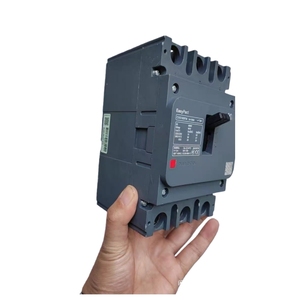 Interruptor de Distribución de Caja Moldeada por Aire CVS160B ETS 2.2 160A 3P Industrial - Product Image 3
