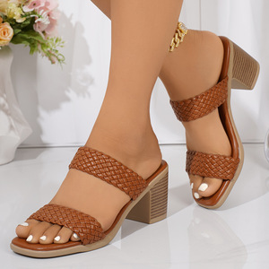 Nouvelles sandales à talon haut tressées à bout carré pour femme, style européen et américain, grande taille, pour l'extérieur, vente en gros - Product Image 3