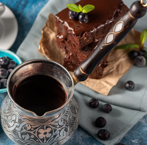 Cafetière turque Style Vintage Cafetière en cuivre Cuisinière Cezve avec poignée en bois Conception martelée à la main - Product Image 4