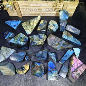 Cristales de Labradorita Naturales para Meditación y Sanación, Ideales para Regalo o Decoración - Product Image 1
