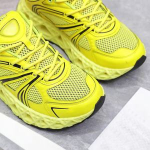 Chaussures de sport de loisirs d'extérieur portables de style designer, design fluorescent, sur mesure, tendance, tricotées de haute qualité pour l'été - Product Image 3