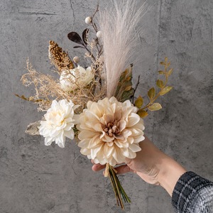 Bouquet de fleurs artificielles CallaFloral avec dahlias et lierre pour décoration de mariage et de maison CF02053 - Product Image 2