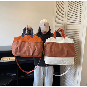 Sac de voyage extensible bicolore en Ripstop avec extension inférieure, séparation sec/humide, léger, multicolore, sac à main personnalisé - Product Image 1