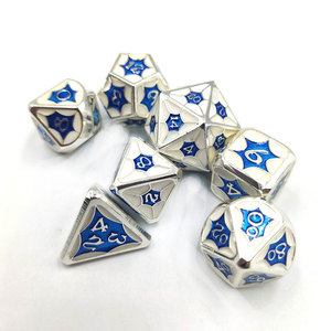 Jeu de 20 dés en métal Face Gold Dragon le plus vendu pour le divertissement cool, personnalité créative, <span class=keywords><strong>RPG</strong></span> et jeux du MDN - Product Image 3